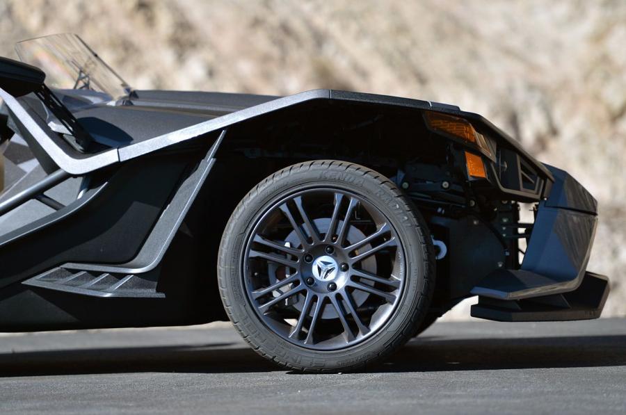 Детали экстерьера Polaris Slingshot 2015 года  (NA) (фото 14 из 41)